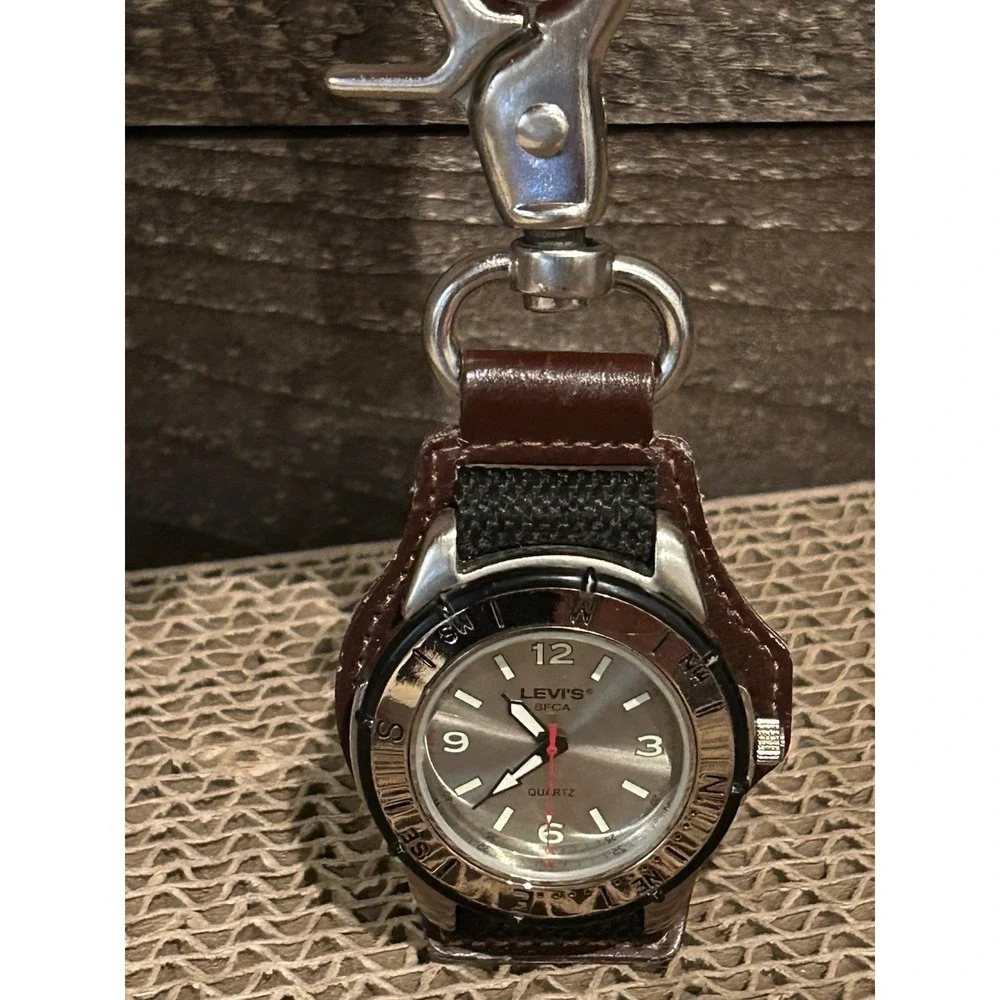 Men's Levi's Clip-on Belt Buckle‎ Backpack Quartz Needs Battery